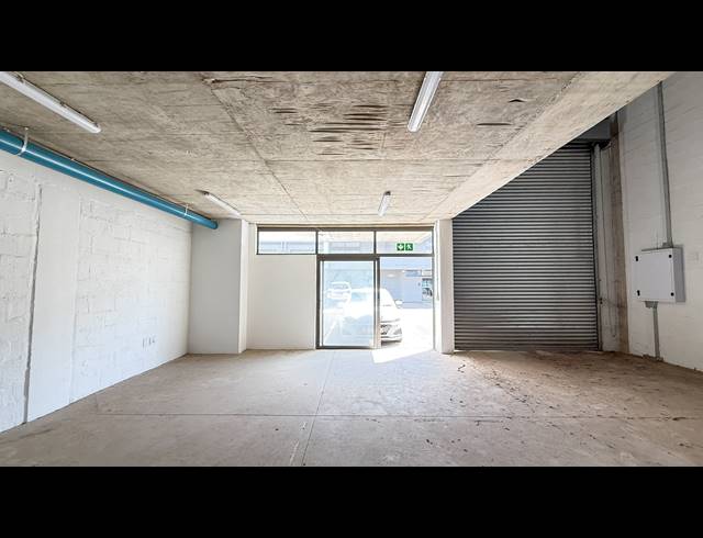 211M² FACTORY TO LET IN SHAKAS HEAD